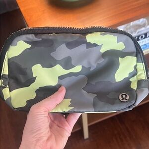lululemon athletica camo Fanny pack